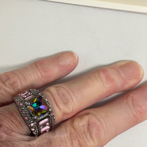 Sparkly multicolored fashion ring, size 8 - Picture 5 of 5